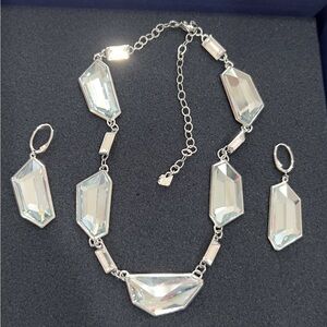 100% Authentic SWAROVSKI
White Crystals Necklace